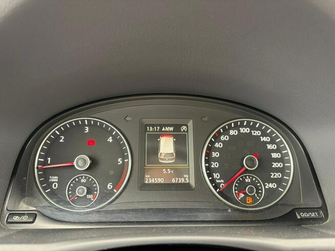Volkswagen Touran Highline 7 osobowy navi panorama kamera cofania