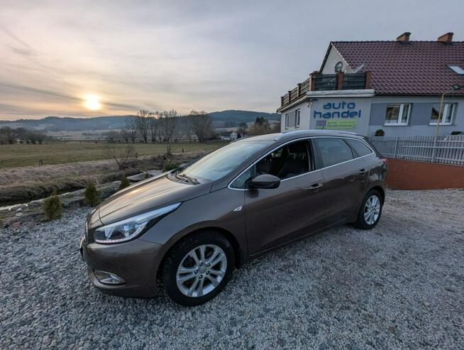 Kia Cee'd 1,6 benzyna, Ledy
