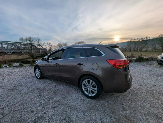Kia Cee'd 1,6 benzyna, Ledy
