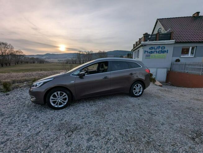 Kia Cee'd 1,6 benzyna, Ledy