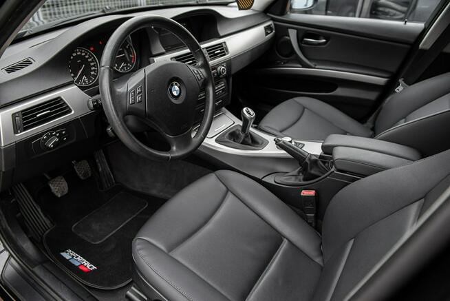 320d Navi Bi-Xenon ! Full Opcja ! Zadbana !