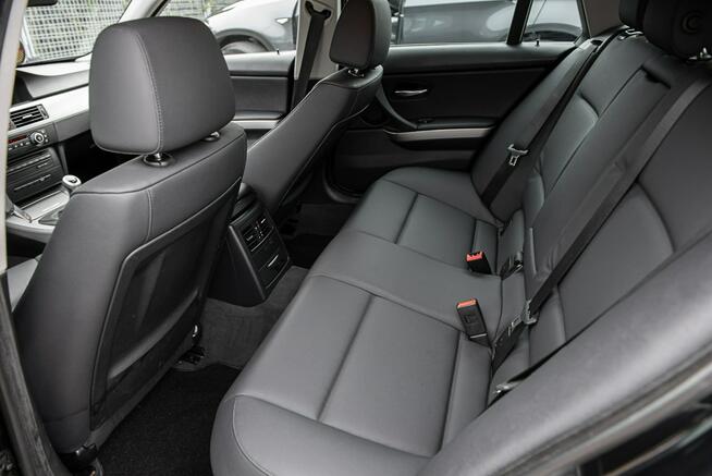 320d Navi Bi-Xenon ! Full Opcja ! Zadbana !