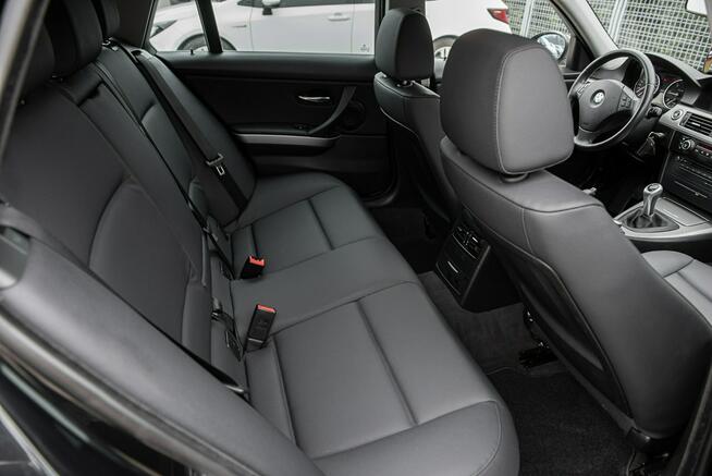 320d Navi Bi-Xenon ! Full Opcja ! Zadbana !