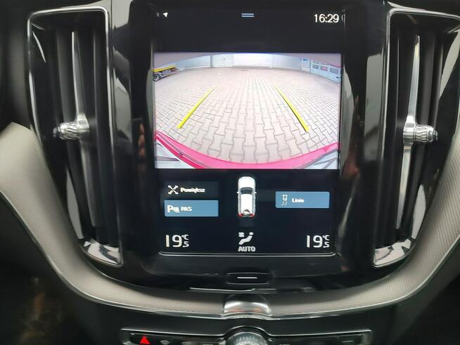 Volvo XC 60 D4 SCR R-Design 2.0 diesel 190 KM aut.