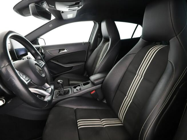 Mercedes GLA 200 full LED półskóra Android Auto klima auto grzane fotele tempomat czuj