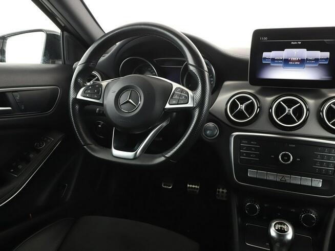 Mercedes GLA 200 full LED półskóra Android Auto klima auto grzane fotele tempomat czuj