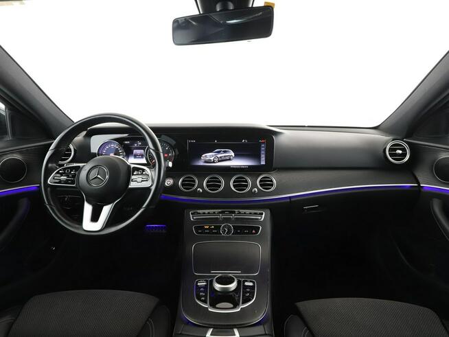 Mercedes E 220 FV23 E220d Automat Avantgarde Nawigacja Tempomat Grzane Fotele Kamera