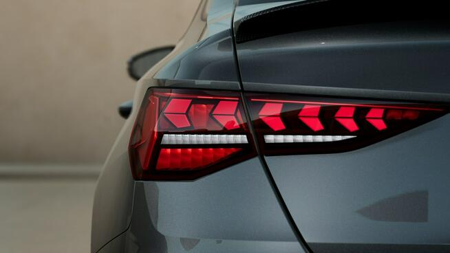 Audi S3 333KM Quattro Karbon Akrapović Panorama Sonos Matrix ACC Kamera Skóry