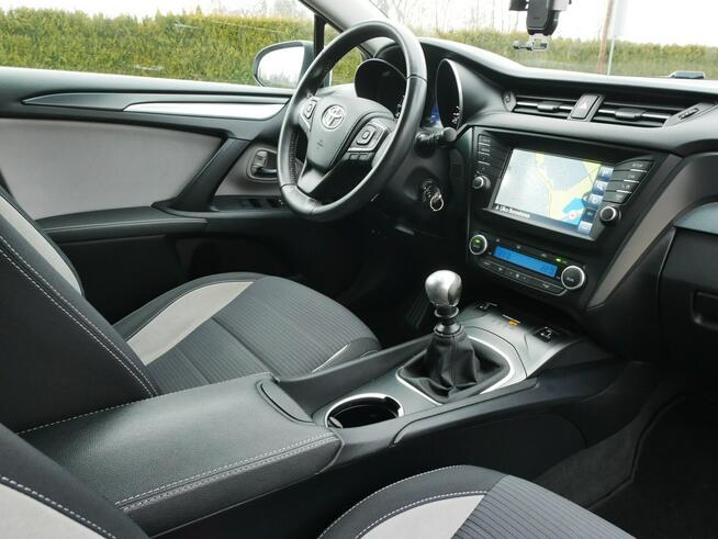 Toyota Avensis 1.8 147KM Euro6 Sol Kombi 2xPDC -Navi -Kamera -Grzane fot - Koła Lato
