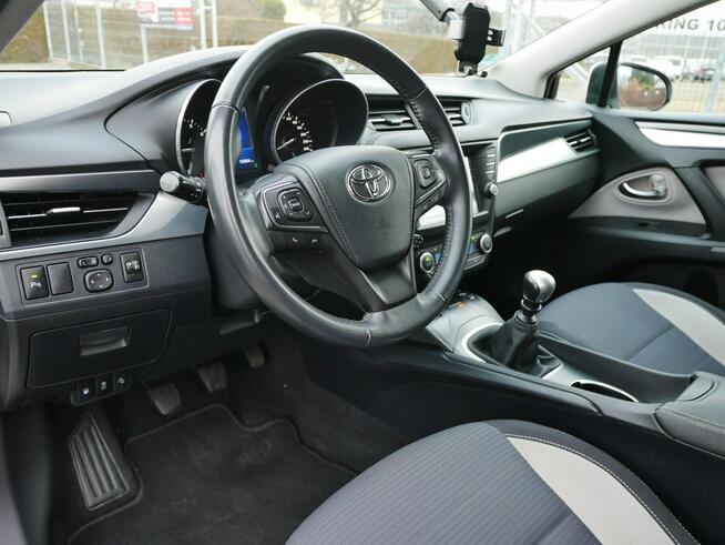 Toyota Avensis 1.8 147KM Euro6 Sol Kombi 2xPDC -Navi -Kamera -Grzane fot - Koła Lato