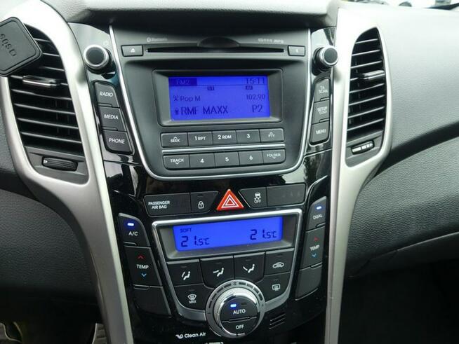 Hyundai i30 1,6 Crdi FIFA World Cup Edition R-Kamera Klimatronik Panorama dach