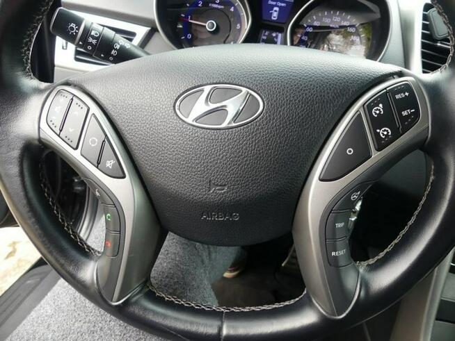 Hyundai i30 1,6 Crdi FIFA World Cup Edition R-Kamera Klimatronik Panorama dach