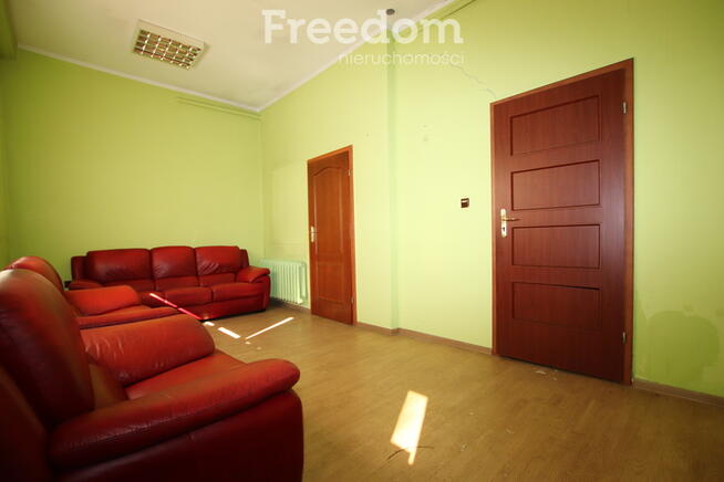 Nieruchomość magazynowo usługowa z dużą działką.