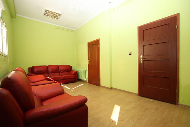 Nieruchomość magazynowo usługowa z dużą działką.