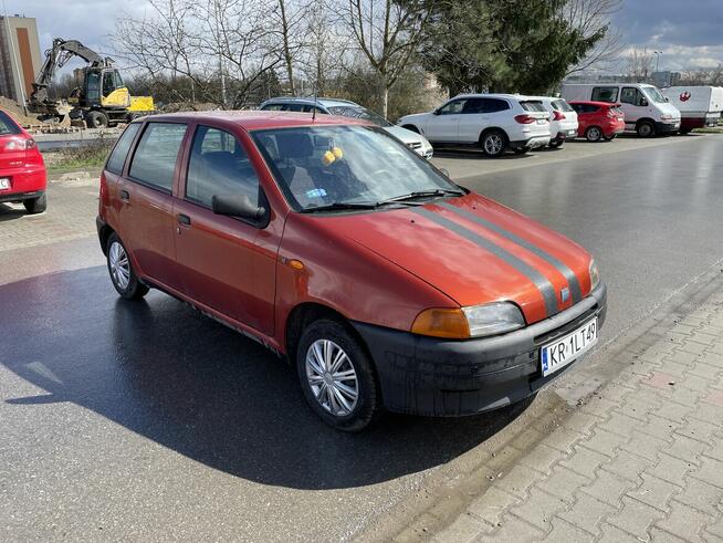 Fiat Punto 1999 1.1 alternator do wymiany