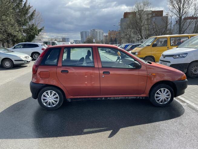 Fiat Punto 1999 1.1 alternator do wymiany