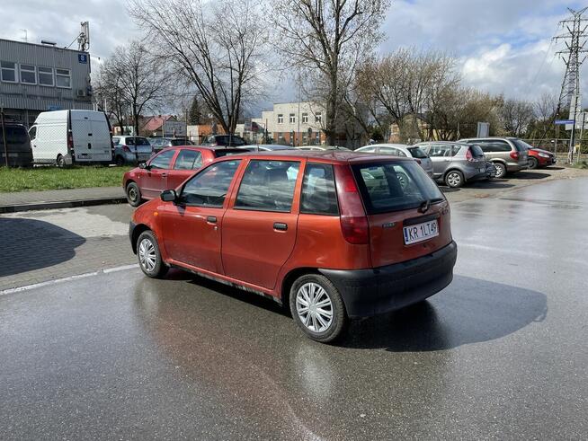 Fiat Punto 1999 1.1 alternator do wymiany