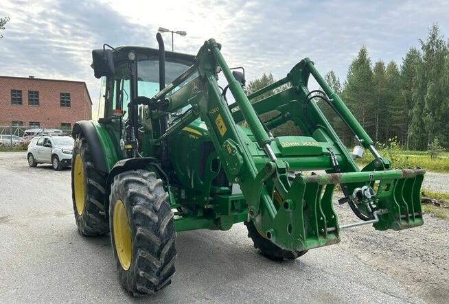 Ciągnik John Deere 5080 M z ładowarką