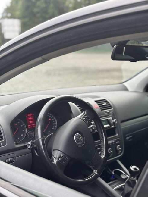 Volkswagen Golf V 1.6 1.6MPI Benzyna 102 konie Doinwestowany