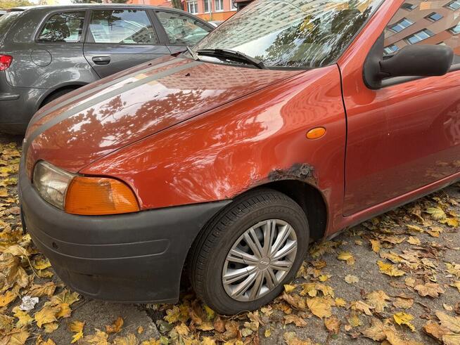 Fiat Punto 1999 1.1 alternator do wymiany