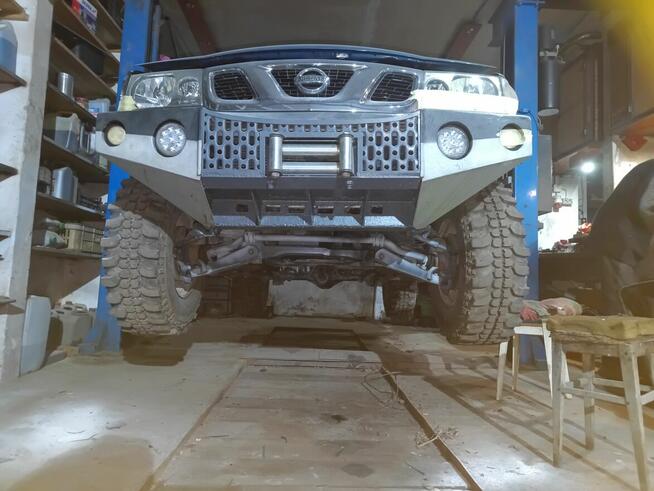 Dam pracę najlepiej małrzeństwu przy sprzątaniu dużej działk