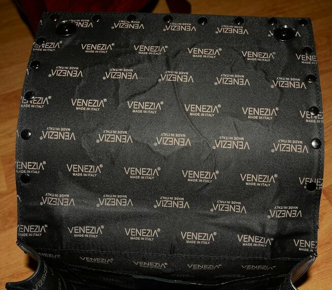 Śliczna kobieca torebka skórzana z haftem w kwiaty VENEZIA