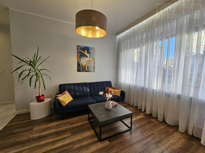 Mieszkanie Warszawa gm. Śródmieście Śródmieście, Krucza