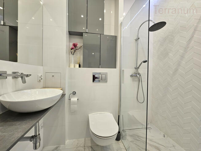 Mieszkanie Warszawa gm. Śródmieście Śródmieście, Krucza