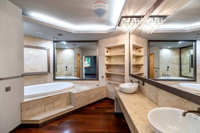 Wyjątkowa rezydencja w otoczeniu lasów Chojnowkich