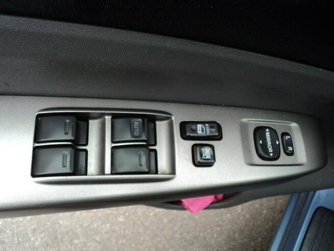 sprzedam ładną TOYOTE Prius z 2008r 1.5 HYBRYDA+benz 80KM udziela.GW