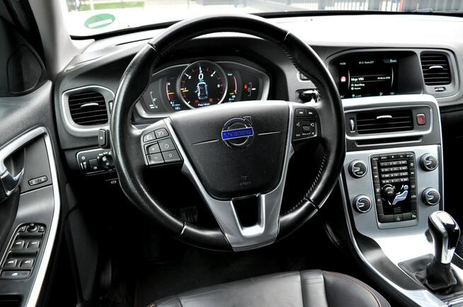 Volvo V60 LiFT Ocean Race Ledy Digital Skóra Navi City Full Opcja