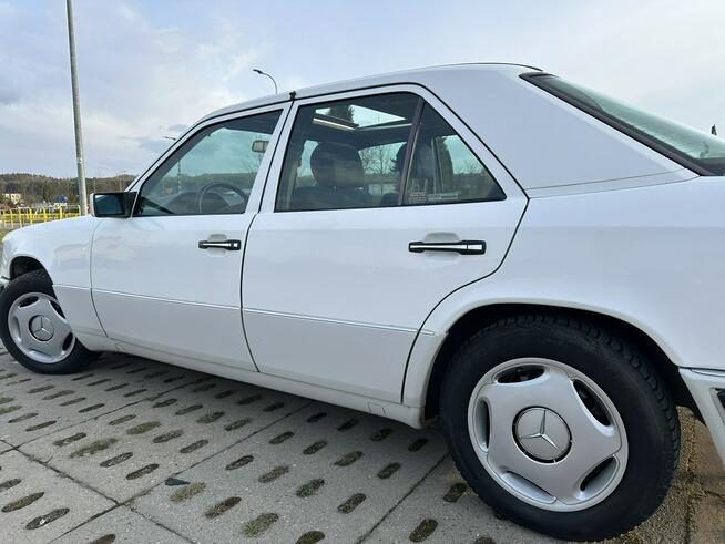 Mercedes W124 2,0d, stan niespotykany, szyberdach, drugie koła, długie opłaty