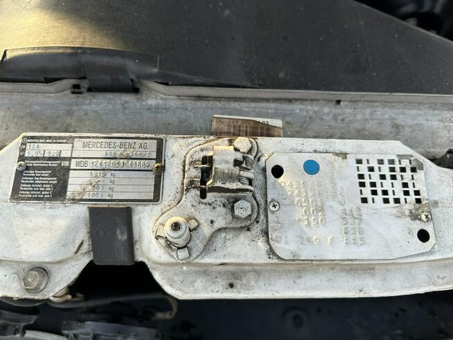 Mercedes W124 2,0d, stan niespotykany, szyberdach, drugie koła, długie opłaty