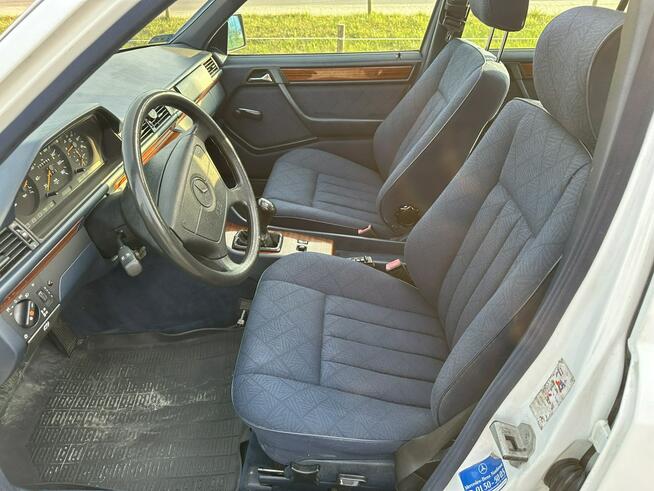 Mercedes W124 2,0d, stan niespotykany, szyberdach, drugie koła, długie opłaty