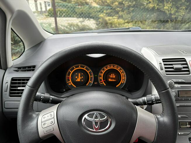 Toyota Auris 1.4 96 KM, Niski przebieg, Klima
