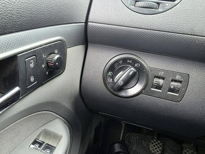 Volkswagen Caddy 2.0 TDI 150 KM, Klimatyzacja Dwustrefowa, Hak, El. Szyby, Metalik