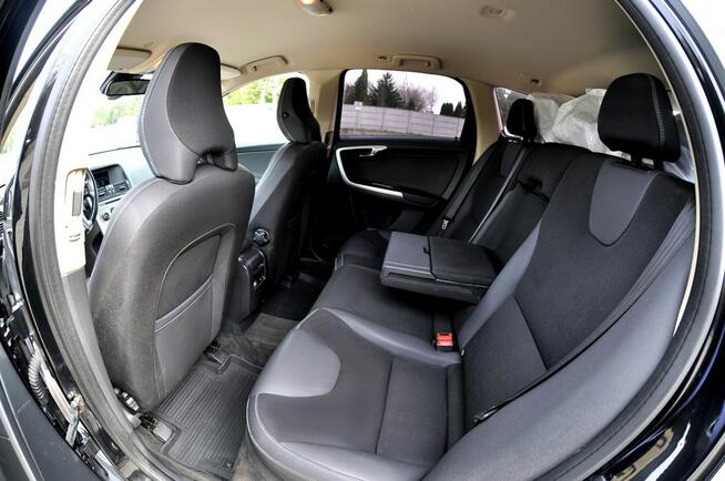 Volvo XC 60 2,0 163KM_D3_Automat_Xenon_Led_4 x Grzane_Parktronik