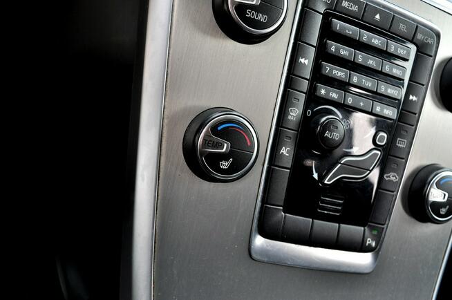 Volvo XC 60 2,0 163KM_D3_Automat_Xenon_Led_4 x Grzane_Parktronik