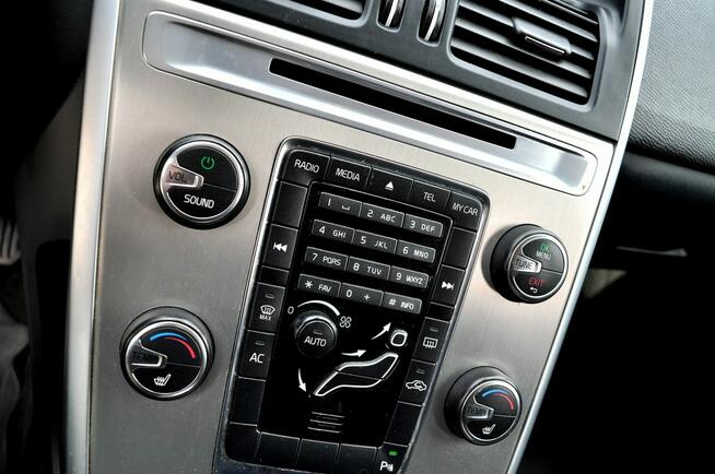 Volvo XC 60 2,0 163KM_D3_Automat_Xenon_Led_4 x Grzane_Parktronik