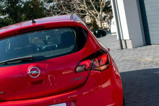 Opel Astra 1.6 turbo benzyna - 2011r.