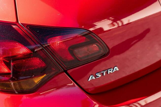 Opel Astra 1.6 turbo benzyna - 2011r.