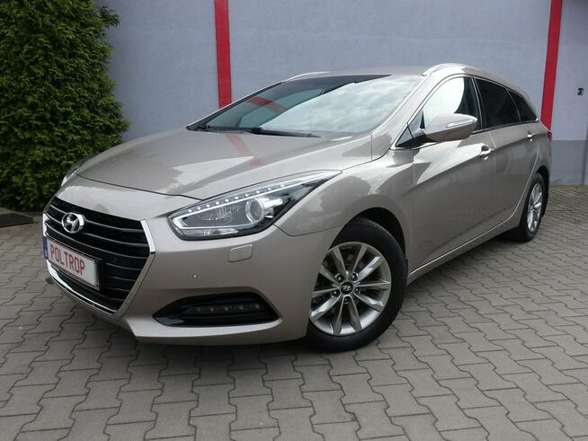 Hyundai i40 1,6i Navi Xenon Alu Klimatronik Kam.Cof. Opłacony VIP Gwarancja