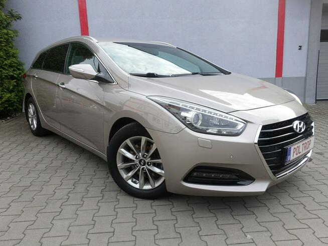 Hyundai i40 1,6i Navi Xenon Alu Klimatronik Kam.Cof. Opłacony VIP Gwarancja