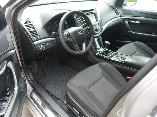 Hyundai i40 1,6i Navi Xenon Alu Klimatronik Kam.Cof. Opłacony VIP Gwarancja