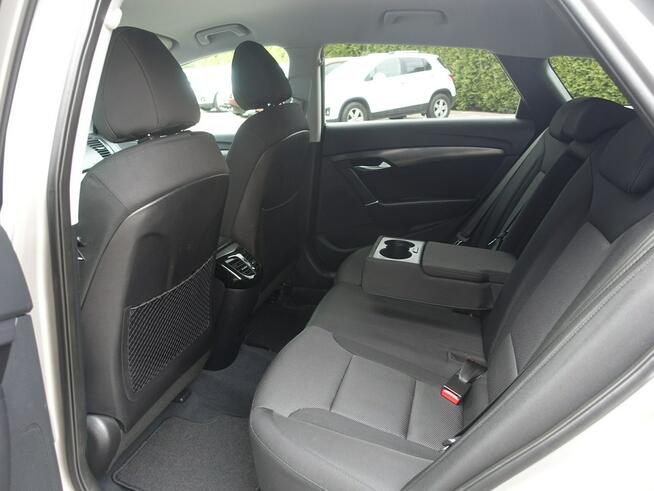 Hyundai i40 1,6i Navi Xenon Alu Klimatronik Kam.Cof. Opłacony VIP Gwarancja