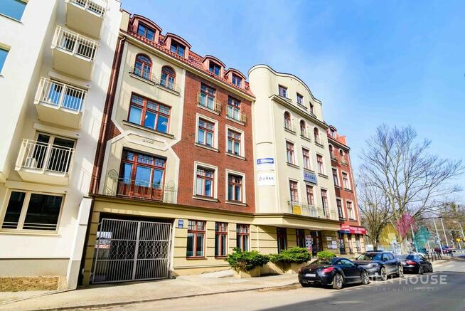 Śródmieście, lokal na parterze, 200 m2, witryna