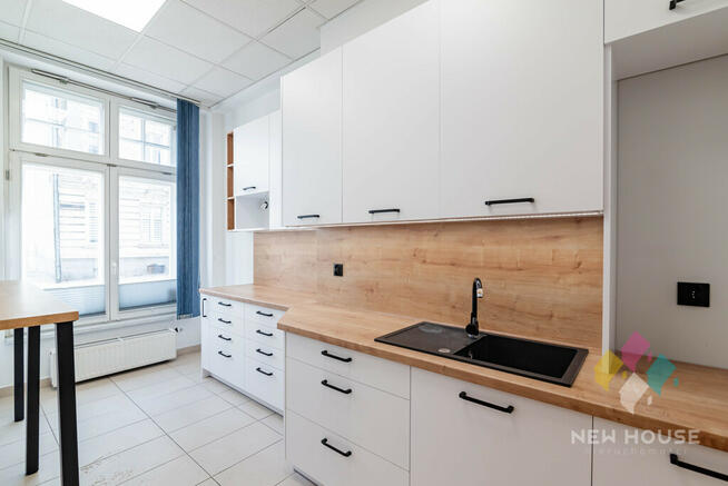 Śródmieście, lokal na parterze, 200 m2, witryna