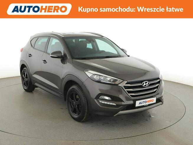 Hyundai Tucson klima auto navi grzane fotele kamera i czujniki parkowania