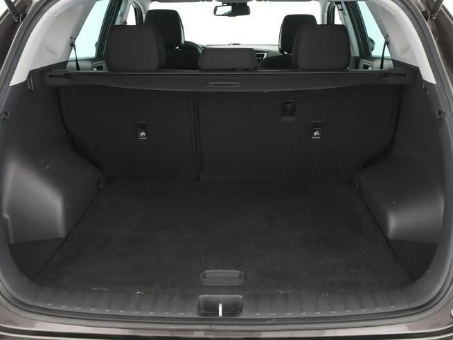 Hyundai Tucson klima auto navi grzane fotele kamera i czujniki parkowania