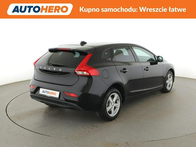 Volvo V40 2.0D Niski przebieg Navi Czujniki parkowania Klimatyzacja Bluetooth